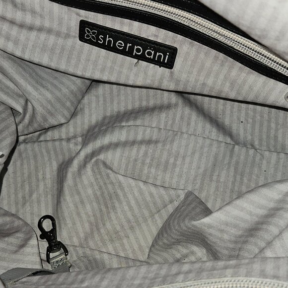Sherpani travel tote and backpack - Picture 11 of 15